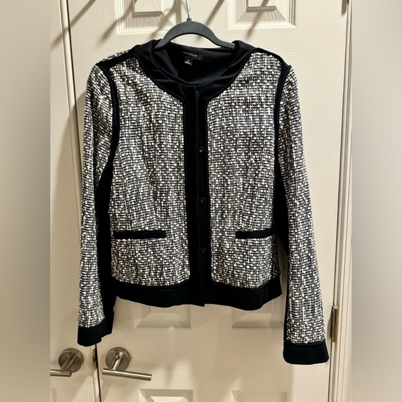 Ann Taylor Jackets & Blazers - Ann Taylor Blazer Size 6 navy and white